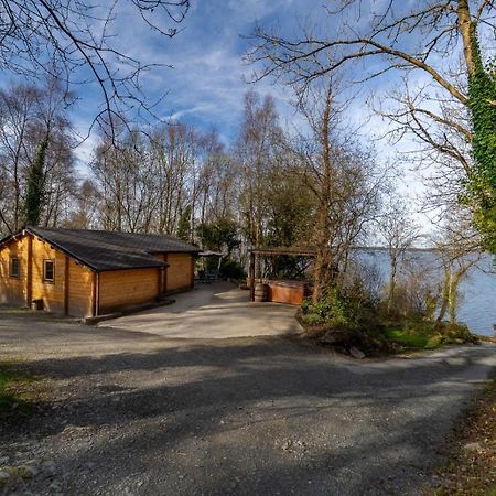 Stunning Log Cabin On The Lake Portroe 外观 照片